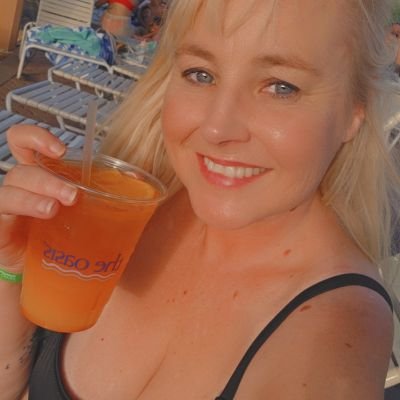 DrXtineDiane's profile picture. TxSt/UIW/MHS Mom of 3
                                              🩷🩵🩵🩺 🇺🇸🙏