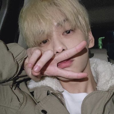 mbincrazy's profile picture. grandes bostas! Duas passivas pateticas (yeonbin