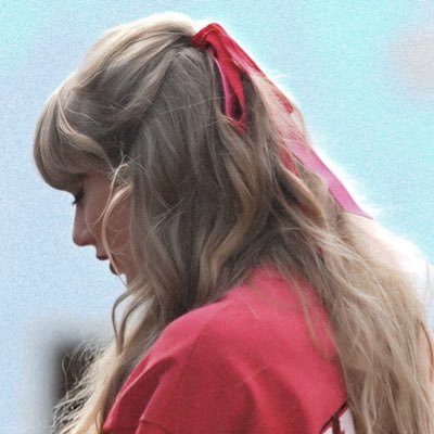 folkloremanuu's profile picture. and I just wish you were a better man