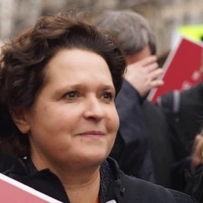 ChauvelMarina's profile picture. avocat Rouen - un petit passage au CNB - Conférence du Stage - #teamavocat - team @Fragritwittos - j’aime rire et sourire