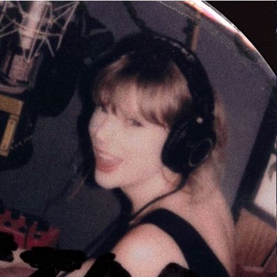 ttpdnight's profile picture. i'm just a girl trying to find a place in this world