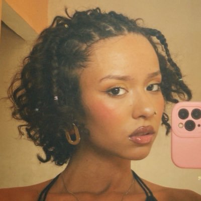 sonhoprofetico's profile picture. eternally precious 🪷