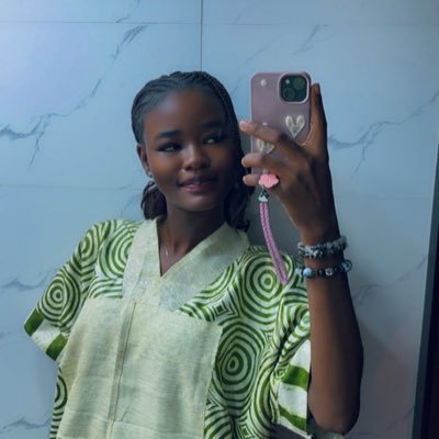 a_numii's profile picture. books. cats. design. cinema