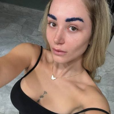 Hannahrose52002's profile picture. 