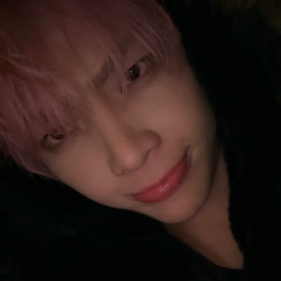 bhahypen's profile picture. 