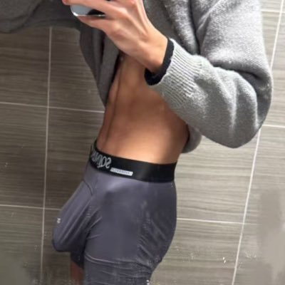 vikaspanchal205's profile picture. 太乱的没感觉，喜欢对上眼就好.要求不高不丑就好，重要的事情说三遍拒绝无套‼️交友找bf或者固定 25男大体育生🏀