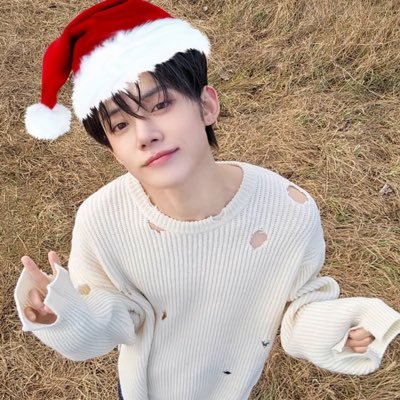 hrts4gyuu_'s profile picture. 5 - 1 = 0