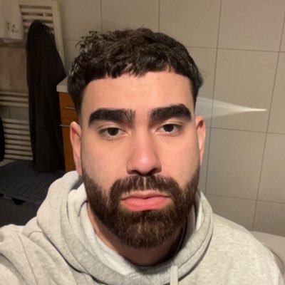 emirfnd_'s profile picture. 