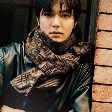 leeminho457974's profile picture. 