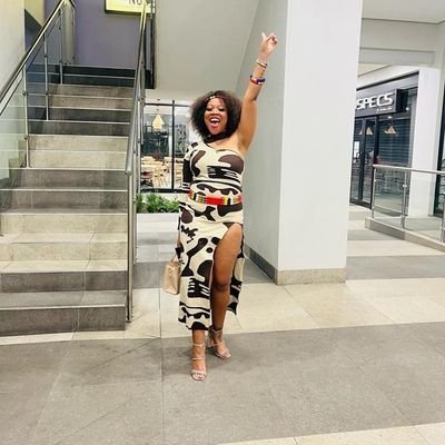 MrsM_Omusha's profile picture. Official acc @lankosi289.
Kuningi, sochaza later 😎
Avuxeni Xigazeni❤️
a Mrs. M to a Mr. M 💍