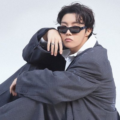 aaaa_aadry's profile picture. eu i hoseok pintando as unhas e fazendo pulseirinhas