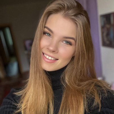 Mira_Sterlingg's profile picture. Chasing stars ✨ Lover of coffee books & quiet adventures  Living life one day at a time