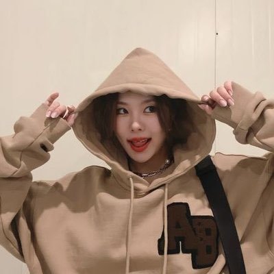 missjeongx's profile picture. ꒰ +🌷✨ ꒱ — jy_piece , whee_inthemood , _seosootang