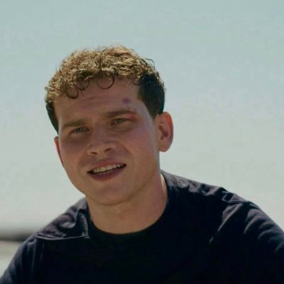 lwtsplanets's profile picture. “for you, a thousand times I would defy the sun” ── .✦ she/her ☆ 20