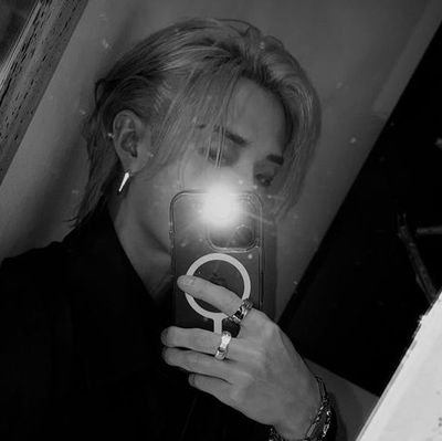 chrisrachaa's profile picture. 