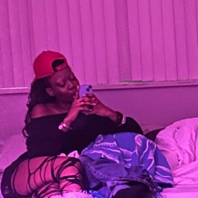 5tuckin2000s's profile picture. um is this thing even on 🎙️