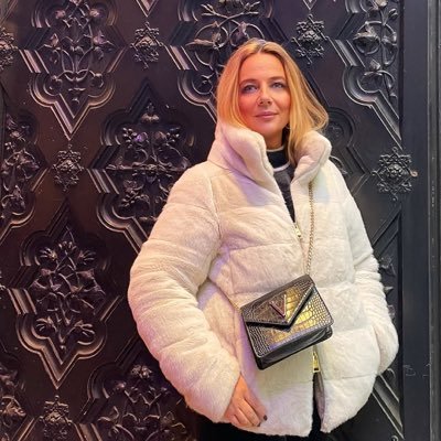 claire_simm0ns's profile picture. Previous account got suspended. NFT Promoter Collecting 3D scenes from artist 🖼️ A Financial Advisor, Golf ⛳️ lover, Globetrotter and a Christian.