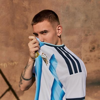 Theerthere's profile picture. poet meets death stranding