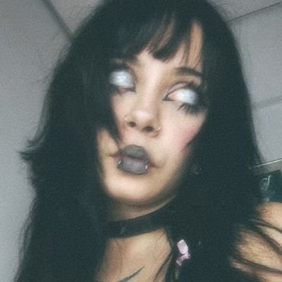 disfigured_cell's profile picture. feminista chata e bióloga amante de insetinhos