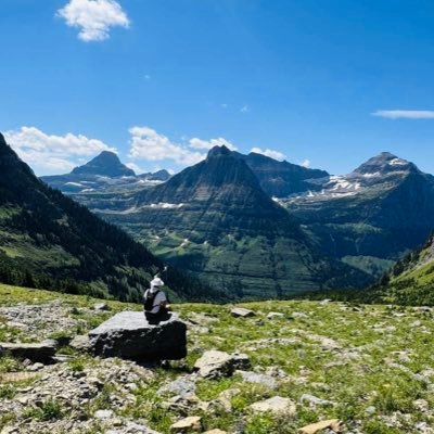 chleeebs's profile picture. "Life is too short to be discouraged.., smile, put one foot in front of the other, and just keep going"