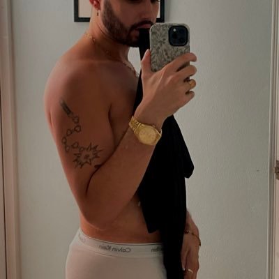 hijeDpute's profile picture. otre sagitariane • 🇵🇷🏳️‍🌈 • ♐︎ ♏︎ ♈︎ • 𝟟𝟟𝟟