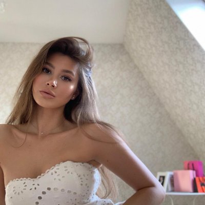 Viinikka852's profile picture. Love life 🐬🐬
Love tennis 🎾🎾
Love skiing ❄️❄️
No pornography 🚫🚫
No advertising 🚫🚫