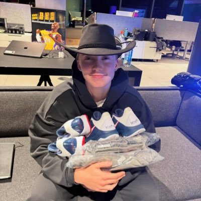 teewbb's profile picture. 22 ❃ unfortunate fan and victim of assketball