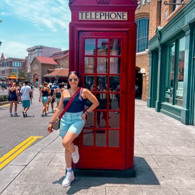 V_ZuluagaV222's profile picture. 