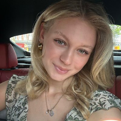 adara_00710's profile picture. Living life like it's a work of art...