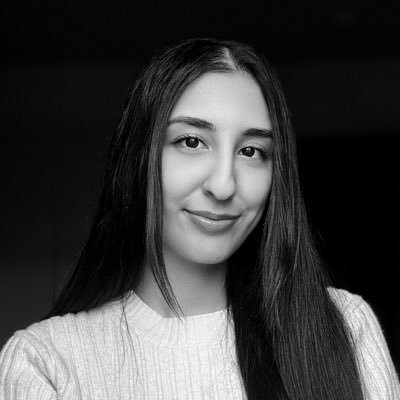 julianasser_'s profile picture. product designer