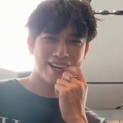 oisuppasit's profile picture. you color my life, m.