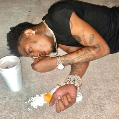 unrooms's profile picture. ⠀