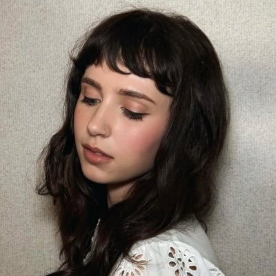 weiirwoods's profile picture. i’m a cigarette, i’m the side that no one’s rooting for