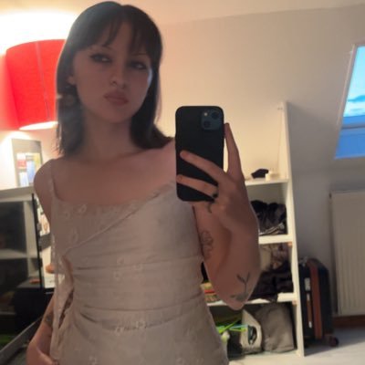 azzalise's profile picture. acab #misandre macron la vie de ma mère on va te chopper           insta: azalise