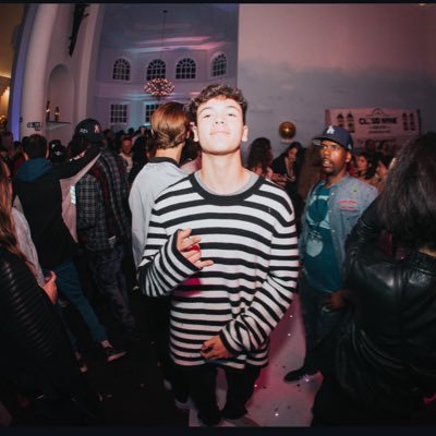 noahnyle's profile picture. I gamble my future on magic internet money  @alphahouse @noahnyles