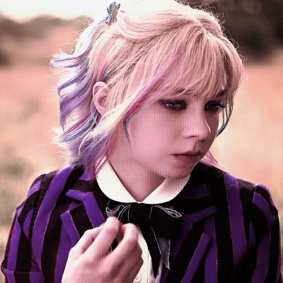 wolfofnevermore's profile picture. wwwd
what would wednesday do?'

run my hands through her long black hair,