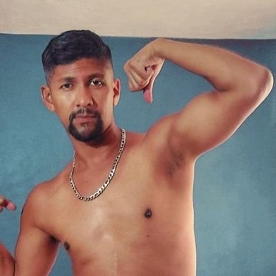 manuelnegrortiz's profile picture. | jarocho | power bottom | alt+ para el disfrute sexual consensuado, sin apología de las violencias  | 🔞 | ♊️ | 💪🏽 | 🍑 | 👣 | 🔑 | 🔥 |