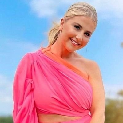 egli_beatr31190's profile picture. This is my back up page follow me up okay am single here ♥️♥️♥️♥️❤️❤️❤️