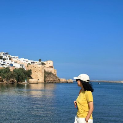 soovizzy's profile picture. “Nobody else is you, and that's your superpower.”