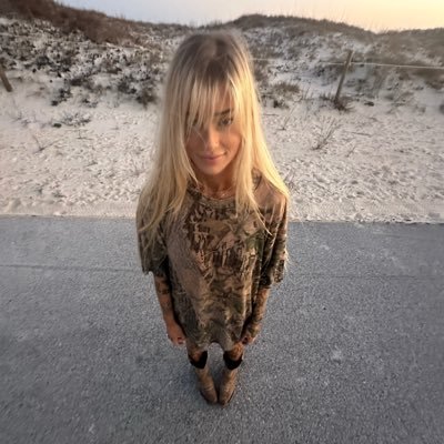 ryleepattersun's profile picture. idk how to use this