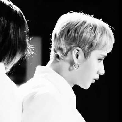 Eu_NanamiTsuki's profile picture. so uma bissexual em surto 🏳️‍🌈 土