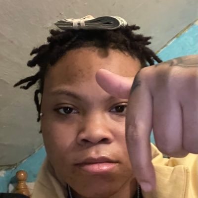 ona10makinga10's profile picture. FR33My110s