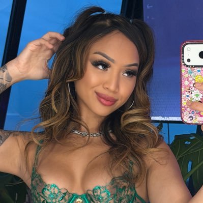 shounna's profile picture. everything