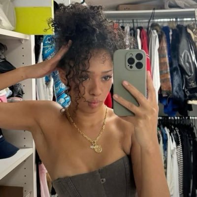 glossyangel's profile picture. french eyekon 🇫🇷💞 manon bias