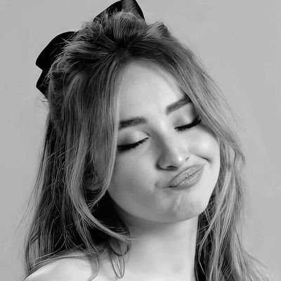 yyoy40's profile picture. 