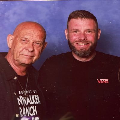 Funerals_88's profile picture. Funeral Director who loves to be there for people when they need it most. LOVE my horror and Drum & Bass 🖤🖤