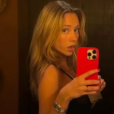 qu3nzyz's profile picture. 