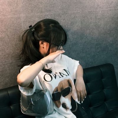 dollettesi's profile picture. - ◐ quote hari ini: "hidup sekali, scroll twice"