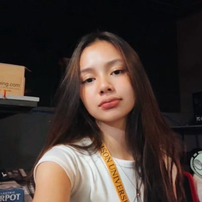 swanslbelle's profile picture. vibe positif only, no drama club □ haters left on read