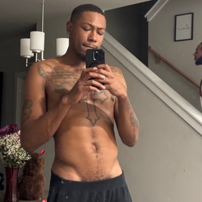 jleetron's profile picture. the one u heard about 🤏🏽